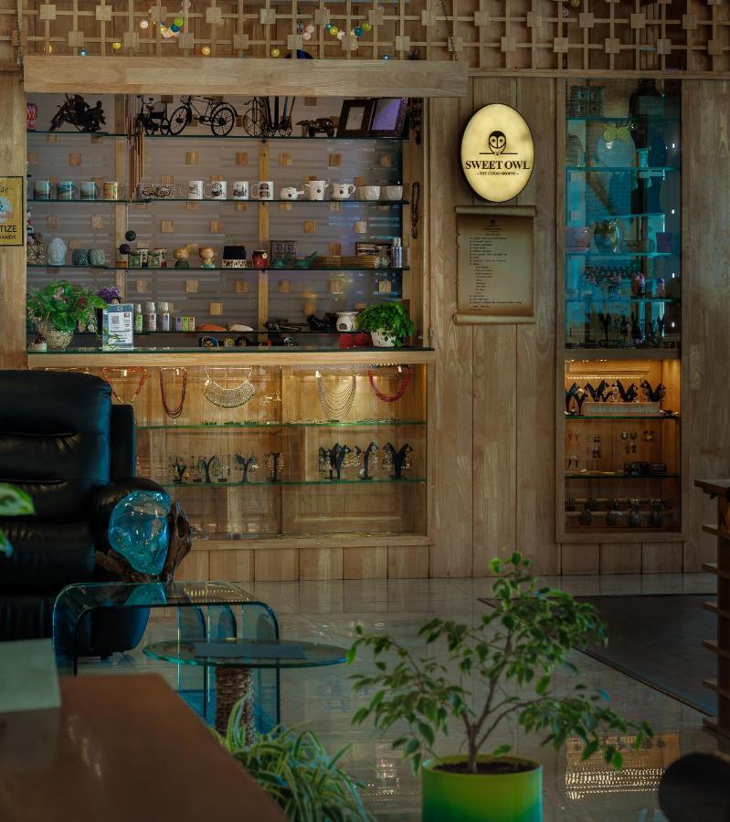 Hotel The Panoramic Getaway Munnar Zewnętrze zdjęcie A tea bar in a hotel