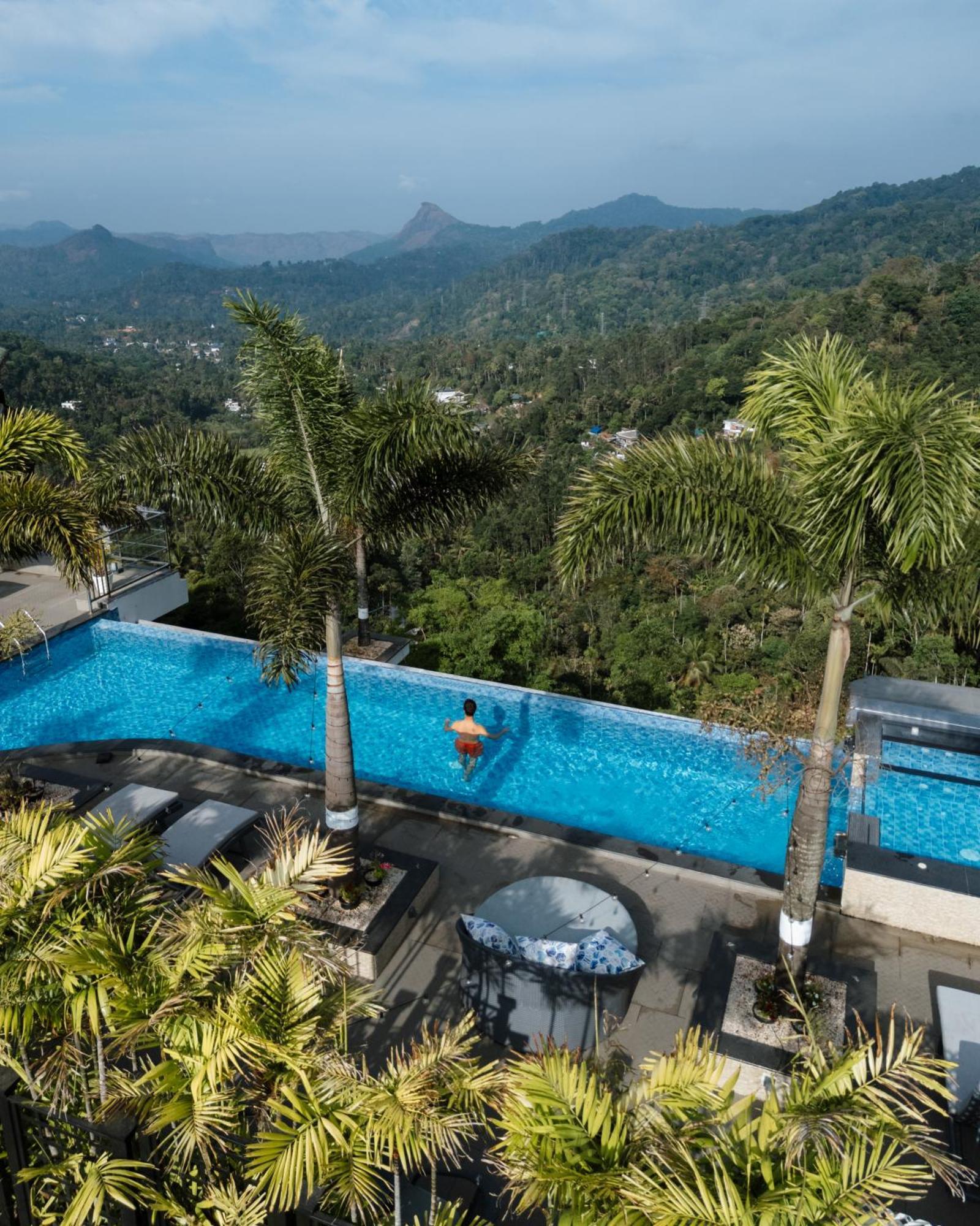 Hotel The Panoramic Getaway Munnar Zewnętrze zdjęcie Infinity pool at the Le Méridien, Phuket Resort & Spa