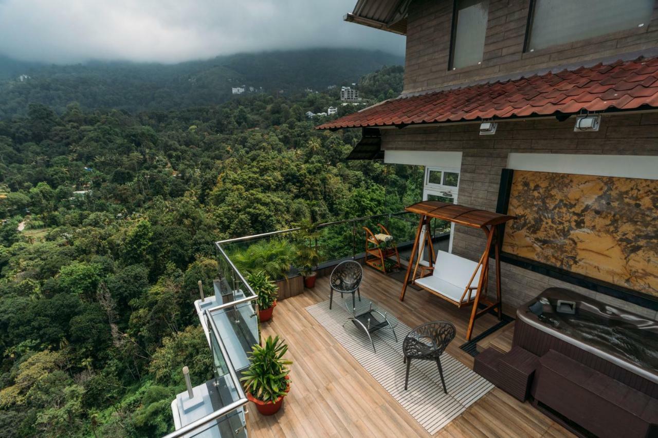 Hotel The Panoramic Getaway Munnar Zewnętrze zdjęcie A view from the balcony of a house in Kerala, India