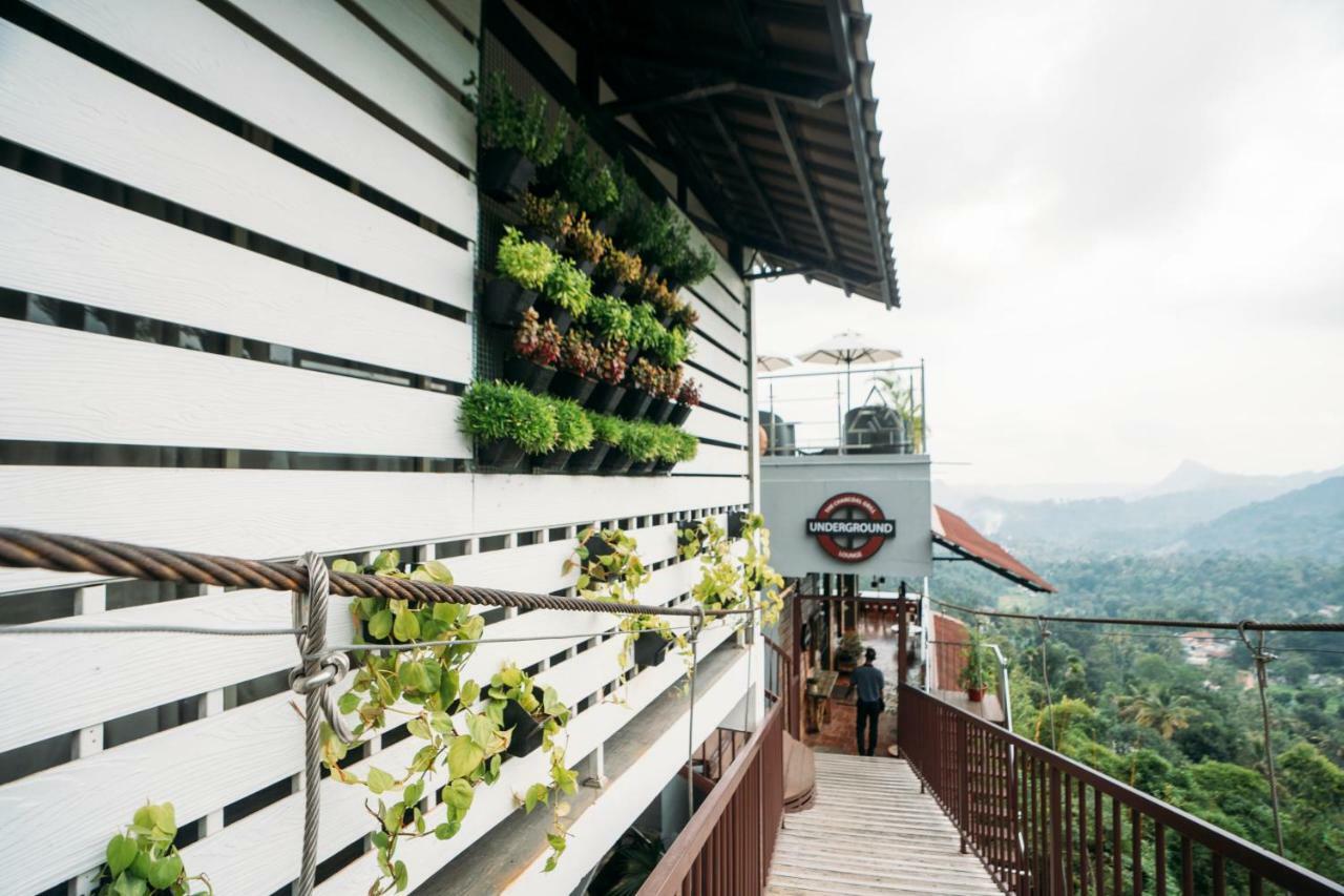 Hotel The Panoramic Getaway Munnar Zewnętrze zdjęcie The Peak Bar and Lounge